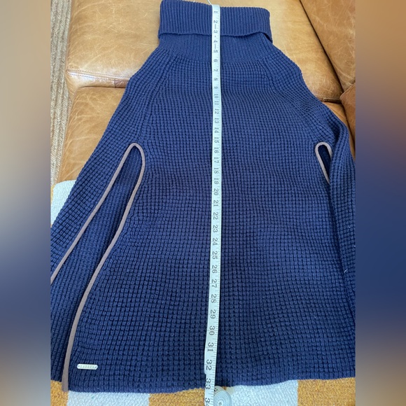 Lauren Ralph Lauren navy blue wool blend poncho with brown leather trim - Picture 5 of 6